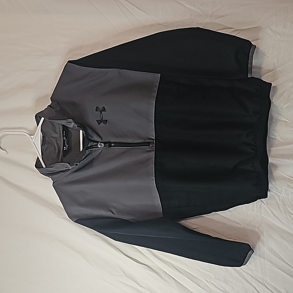 Under Armour jacket youth size medium